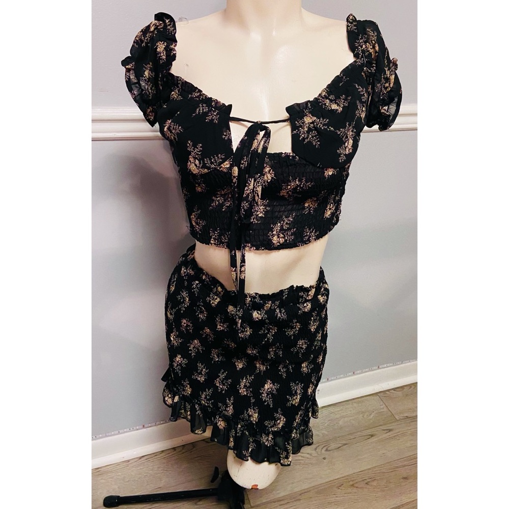 Two piece skirt set ❤️